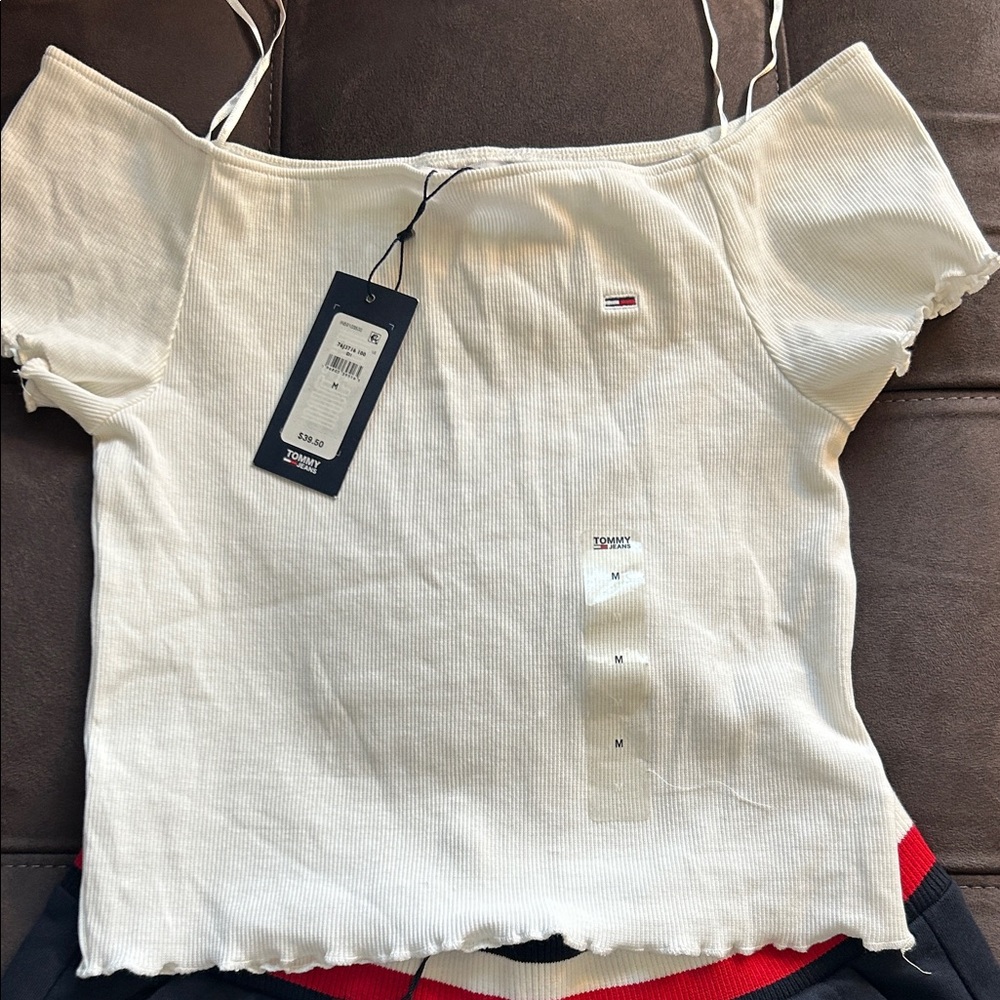 Tommy Hilfiger Women's Cream Off-Shoulder Crop Top